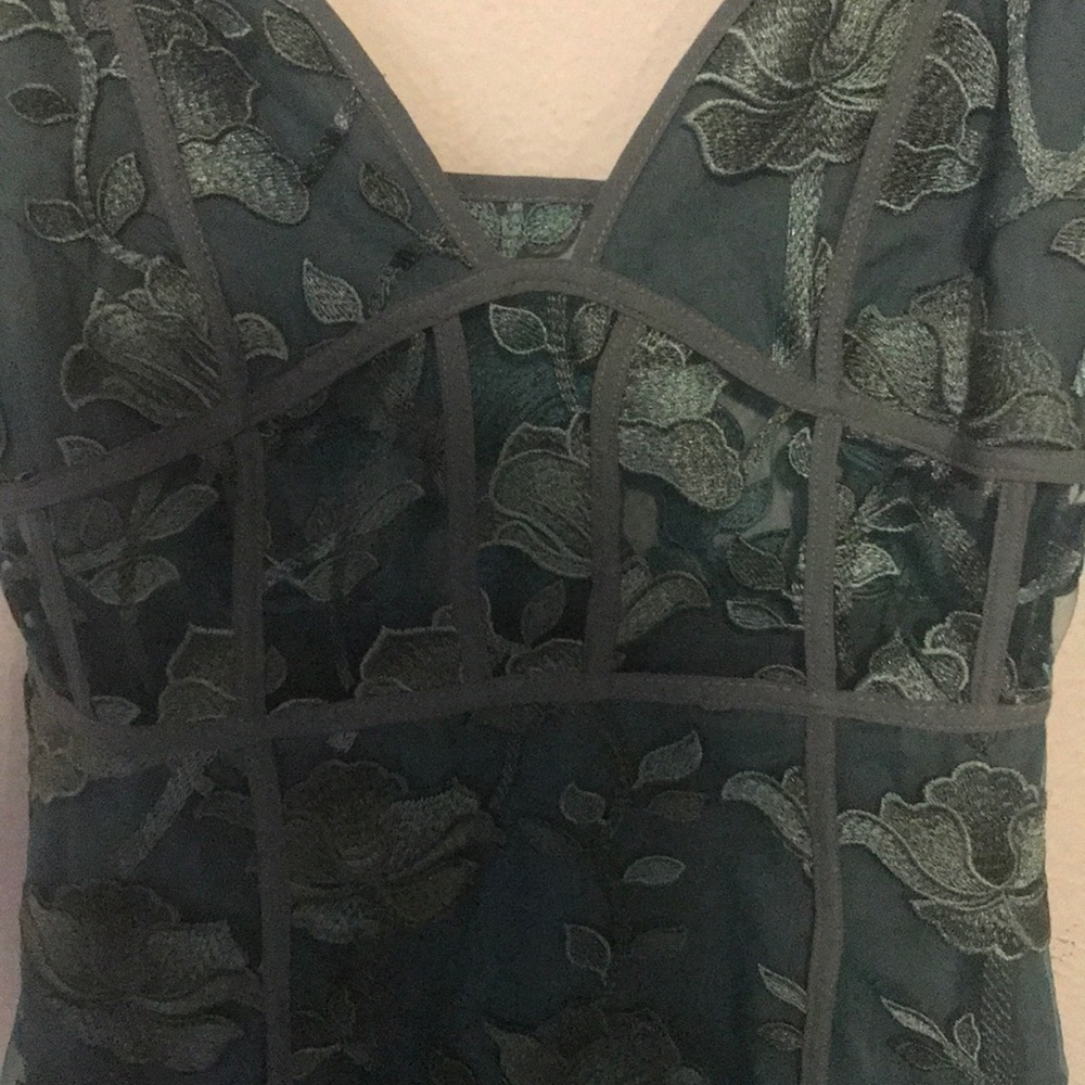 Dress - Picture 2 of 5